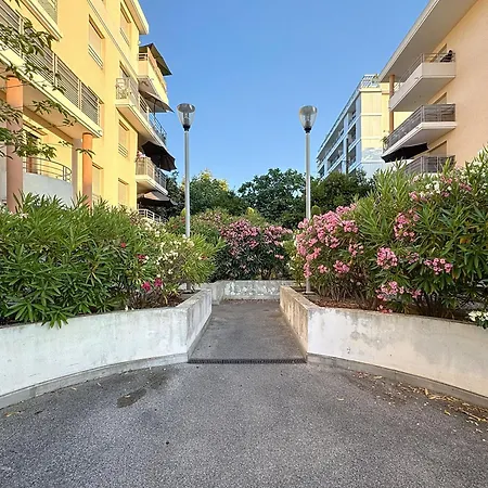 Lejlighed Cosy Nid, Terrasse & 2 Parkings Antibes