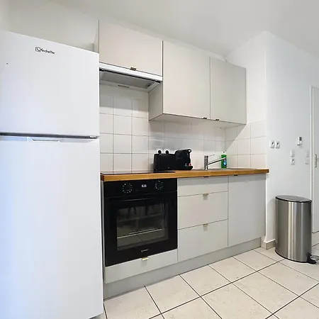 Appartement Cosy Nid, Terrasse & 2 Parkings Antibes